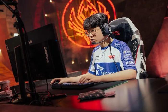 T1力克BLG，Zeus拿下关键大龙全球总决赛2:0（巴黎）