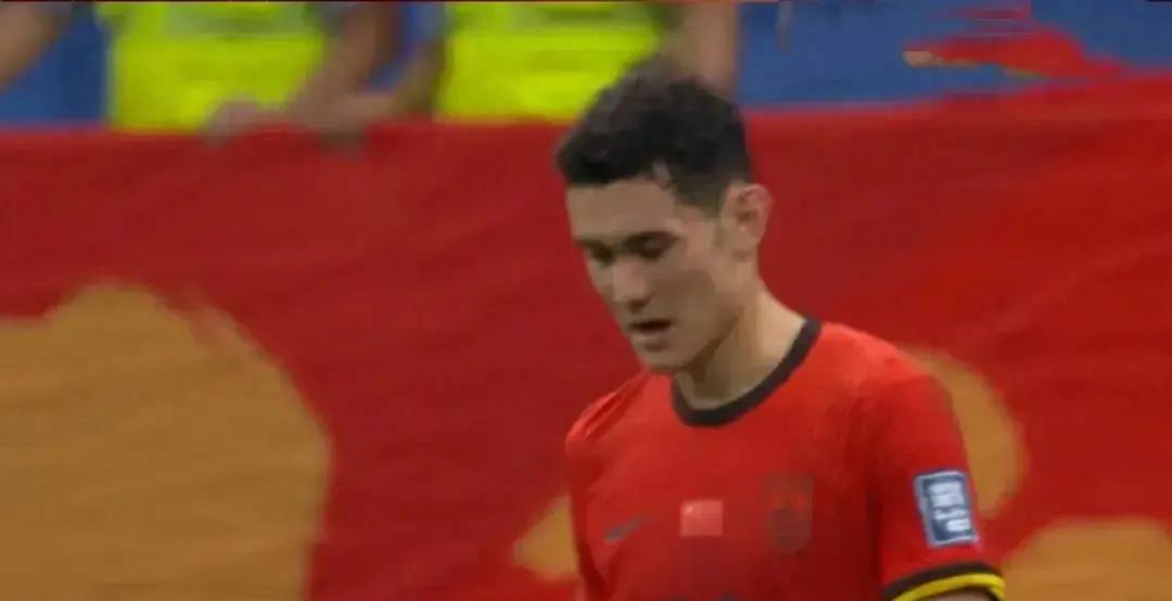 球队主帅遭遇困境,球迷担心未来 球队主帅遭遇困境,球迷担心未来