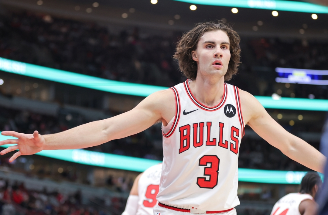 金年会全站-公牛擒灭活塞,拉文砍下30分