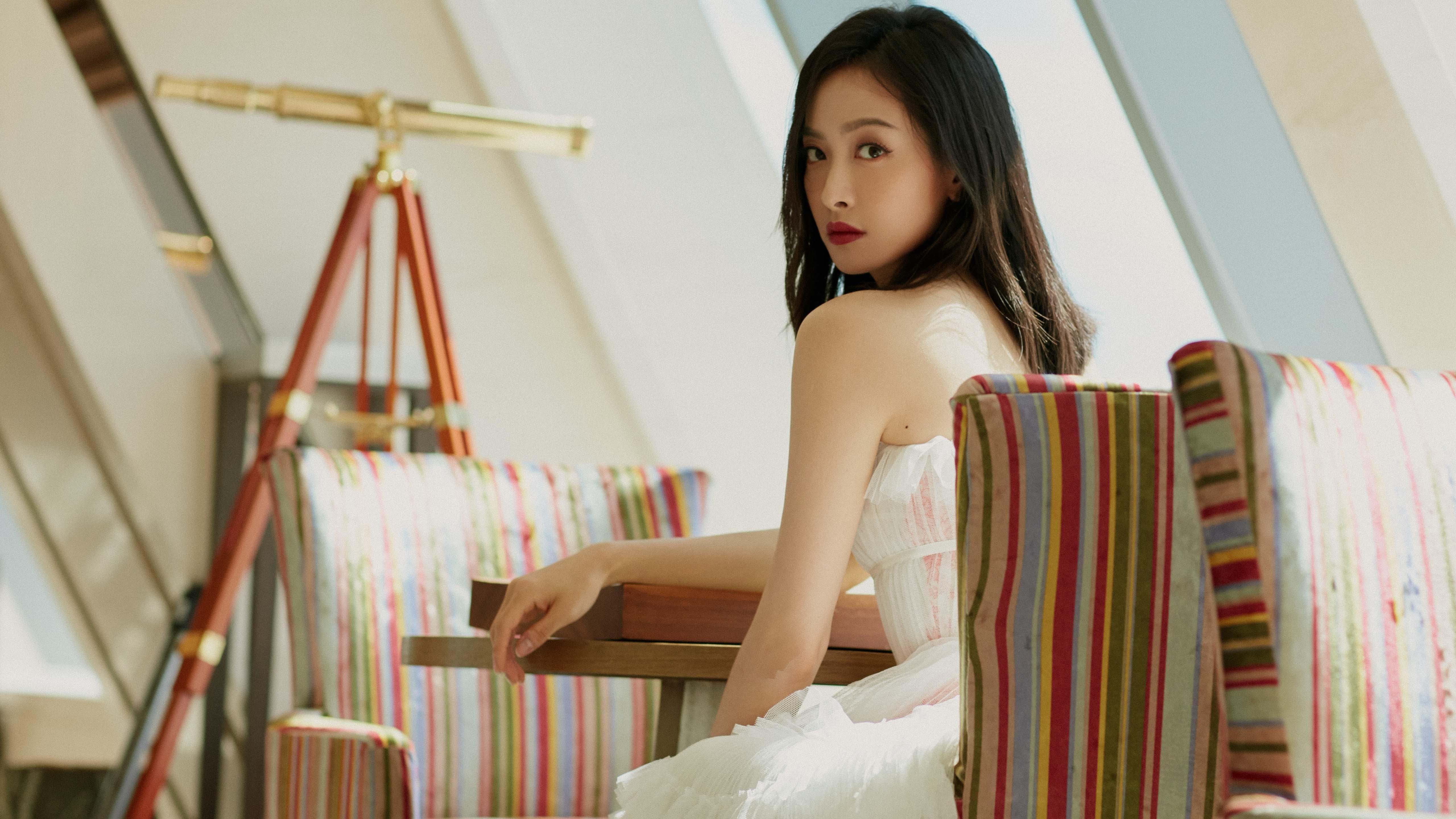 米切尔巨星风采闪耀,尼克斯力克马刺显统治力