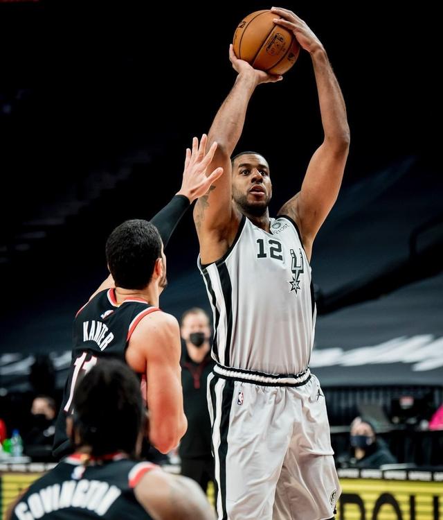 武切维奇带队取胜,浙江队打穿马刺 武切维奇带队取胜,浙江队打穿马刺